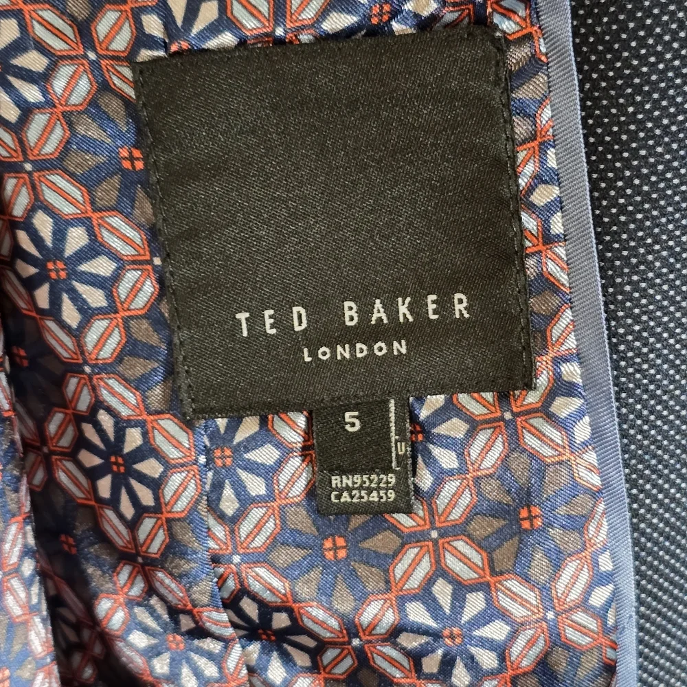 Ted Baker Stylish Vest - Picture 7 of 8